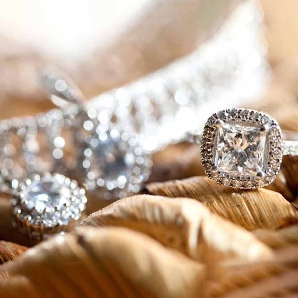 CUBIC ZIRCONIA VS. DIAMOND: DIFFERENCES YOU SHOULD KNOW - Willow & Luna