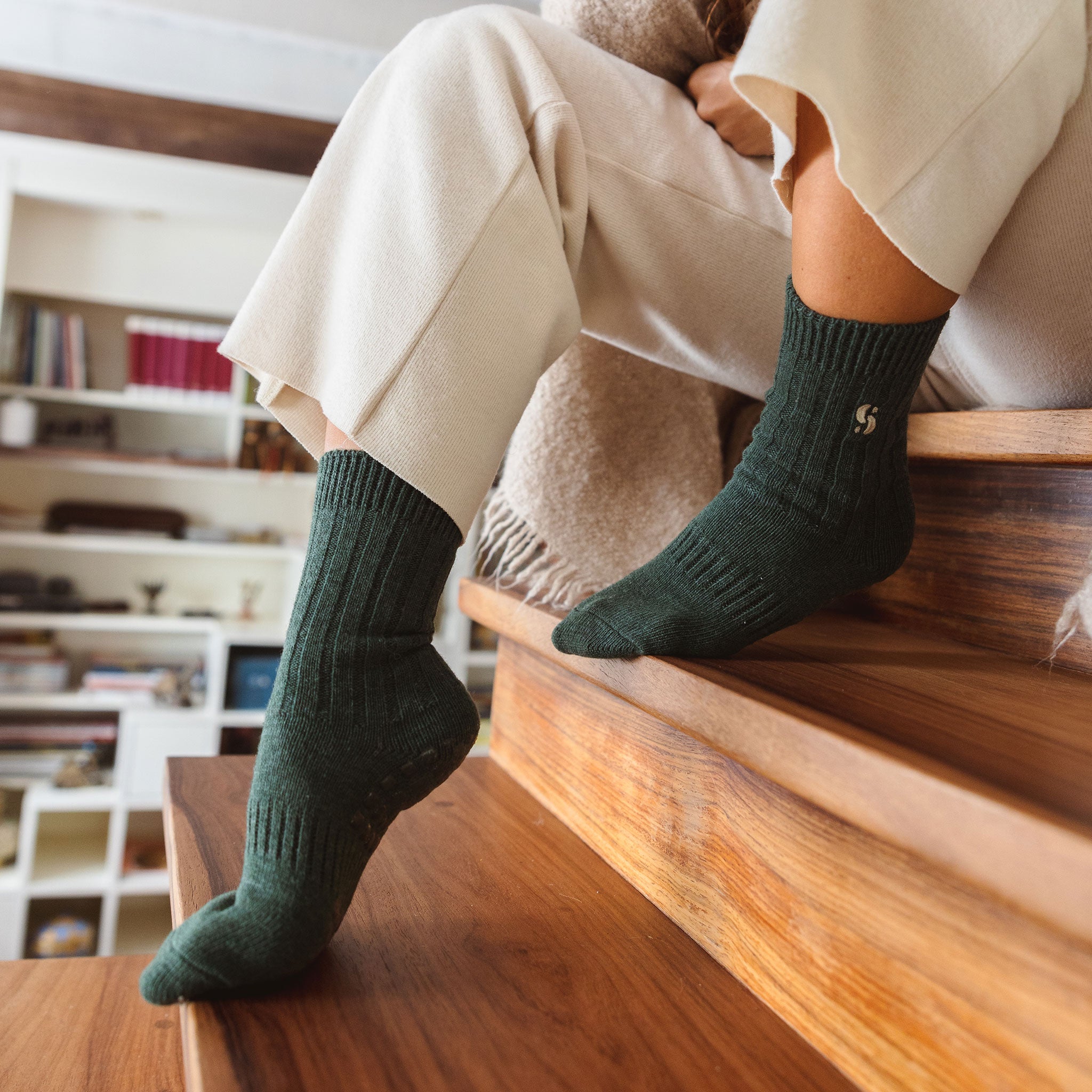 Adult Merino Wool Non-Slip Socks — Dark Green, 1 Pair | Serene Socks