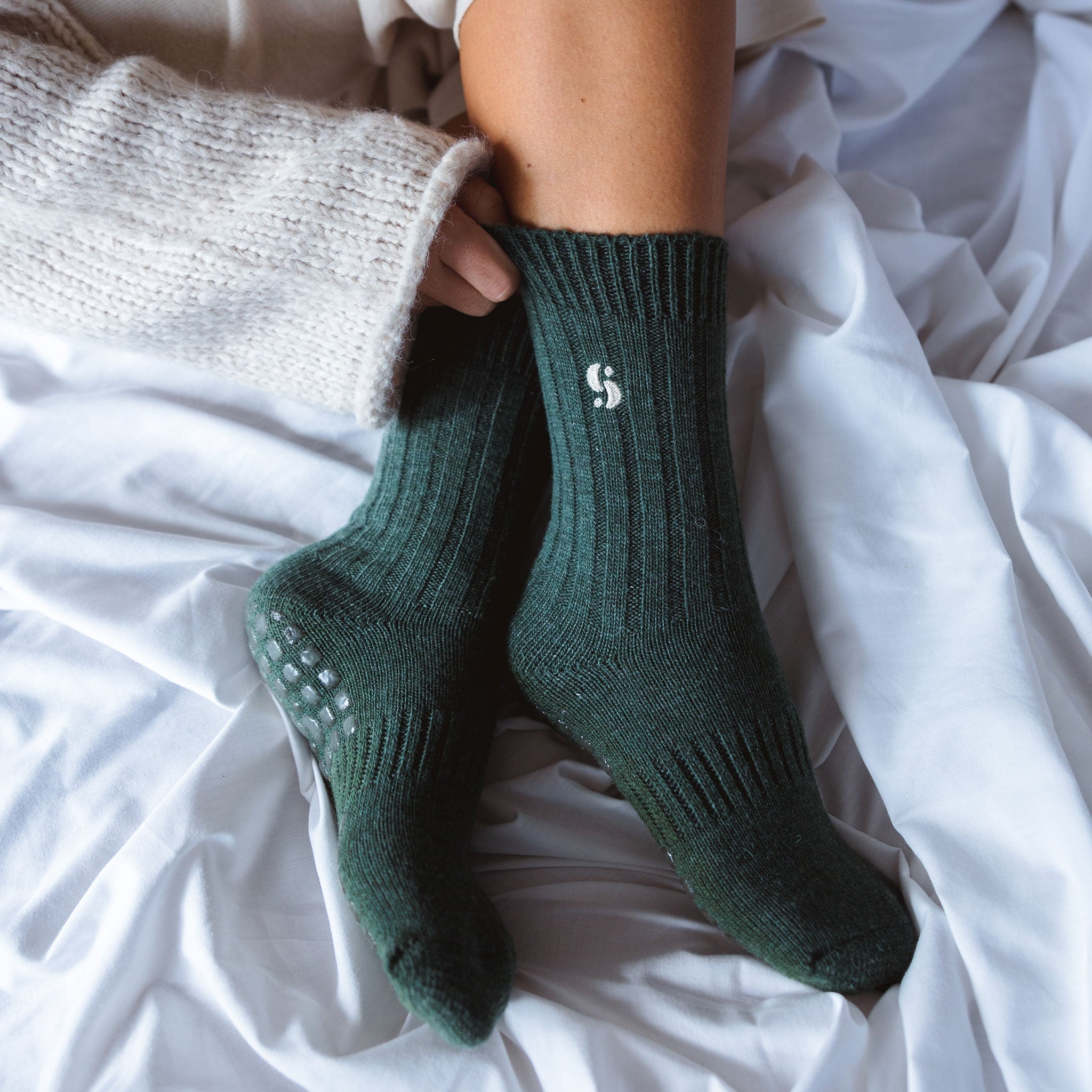 Adult Merino Wool Non-Slip Socks — Dark Green, 1 Pair | Serene Socks