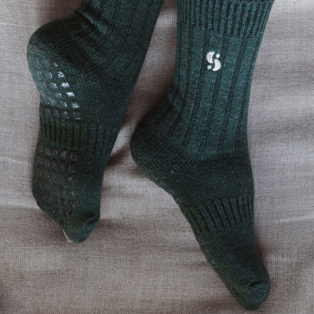 Adult Merino Wool Non-Slip Socks — Dark Green, 1 Pair | Serene Socks
