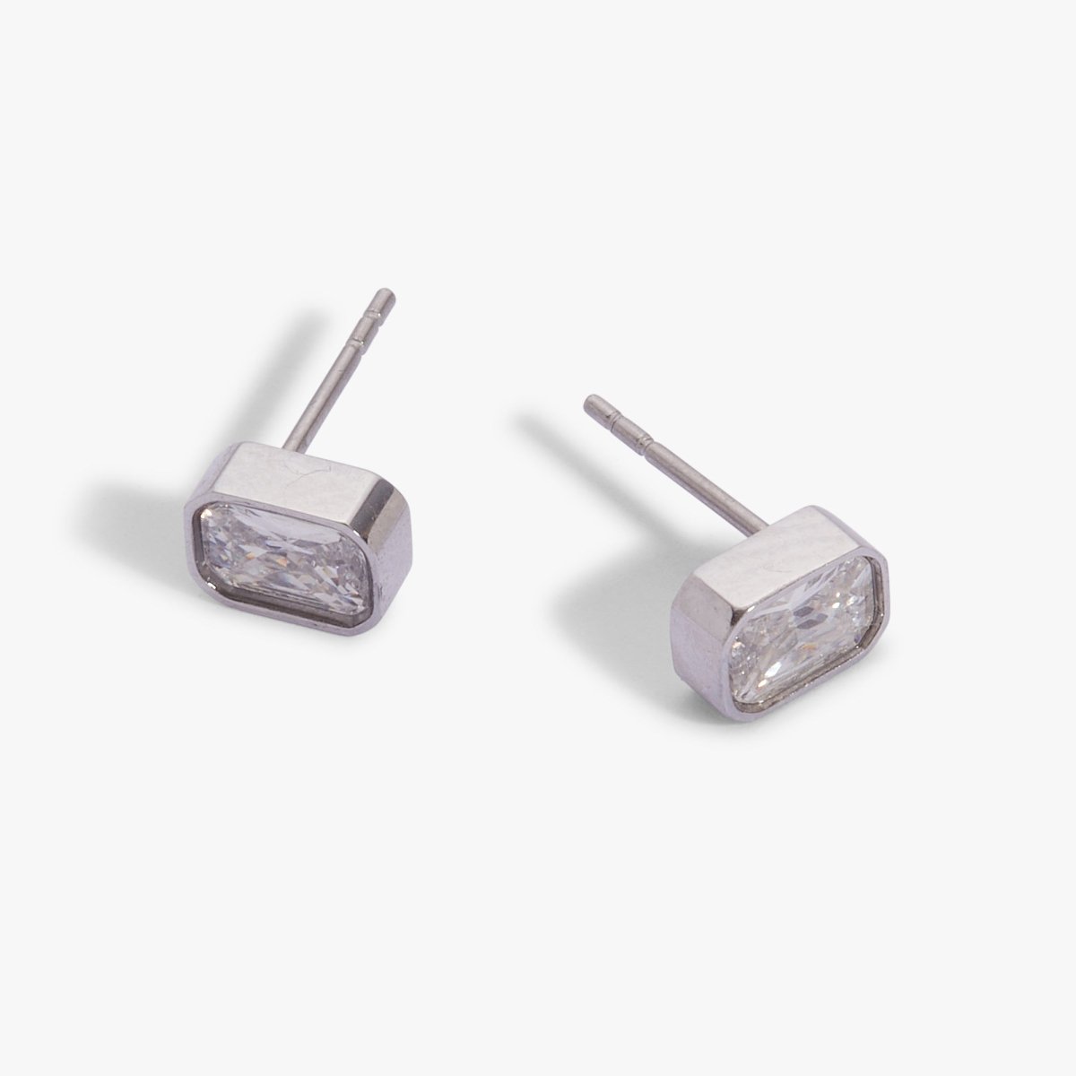 April Emerald - Cut Birthstone Stud Earrings - Willow & Luna