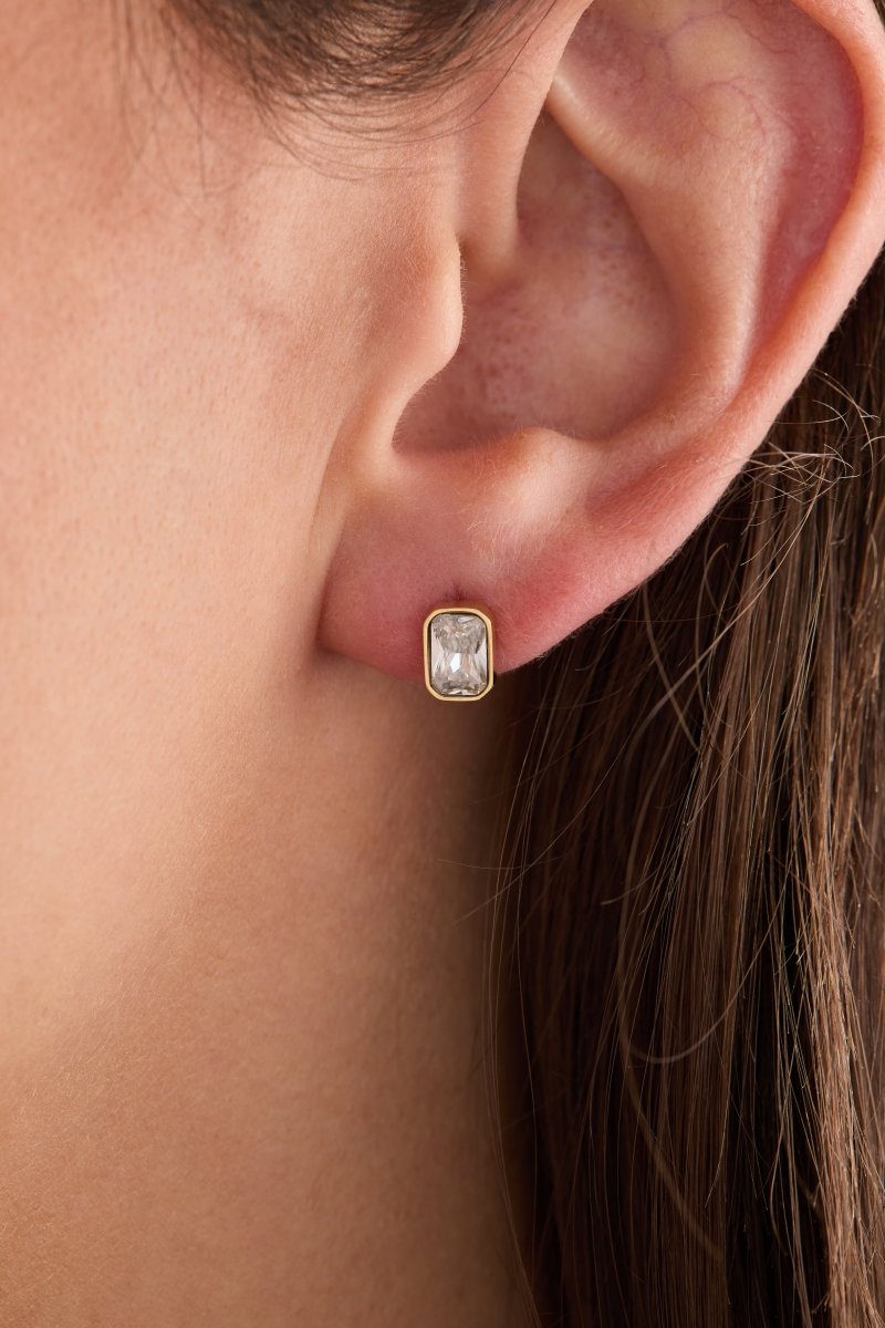 April Emerald - Cut Birthstone Stud Earrings - Willow & Luna