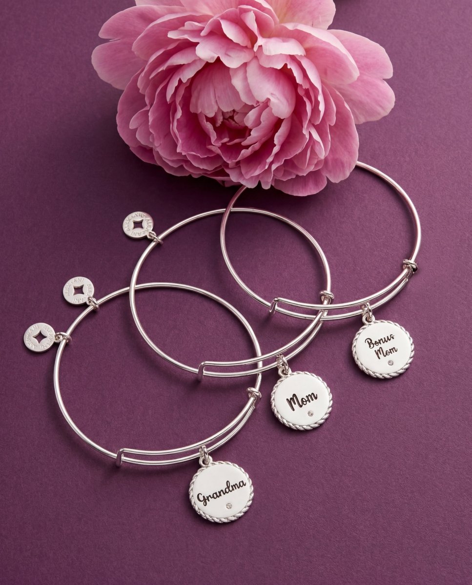 Bonus Mom 'Family Isn't Only Blessed By Name' Charm Bangle - Willow & Luna