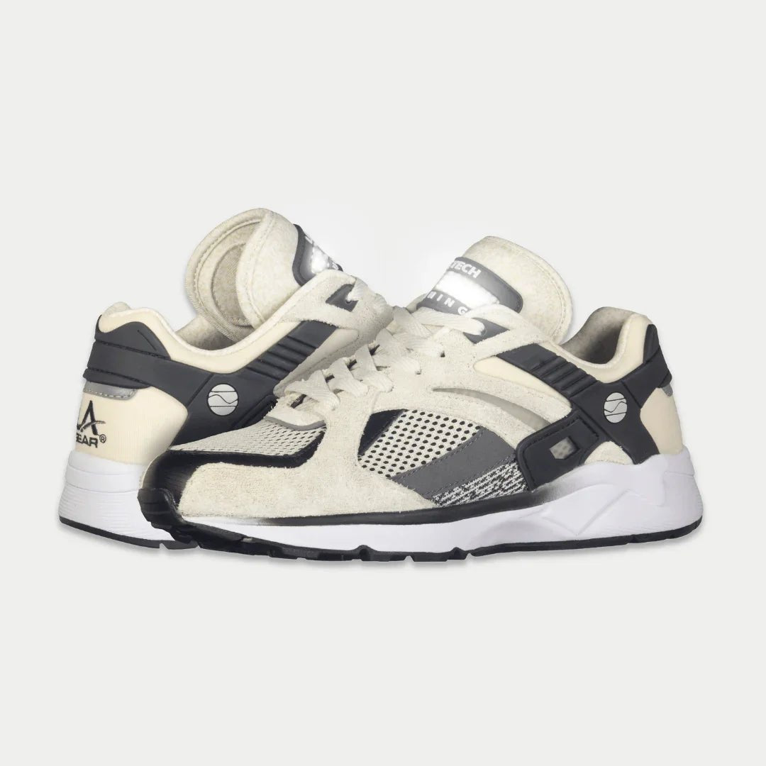 LA Gear Women's Catapult Light - up Lowtop | White x Black - Willow & Luna