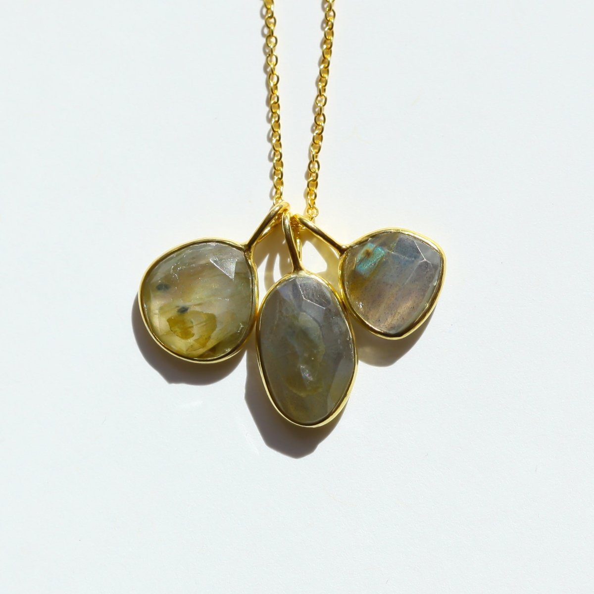 Labradorite Rose Cut Necklace - Willow & Luna