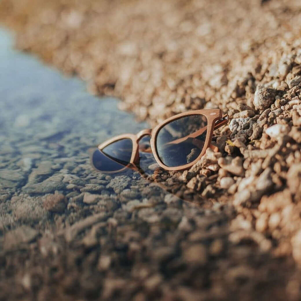 Lark - Unisex Wooden Sunglasses - Willow & Luna