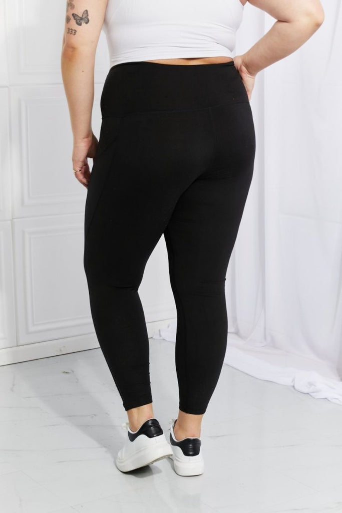 Leggings Depot Full Size Strengthen and Lengthen Reflective Dot Active Leggings - Willow & Luna