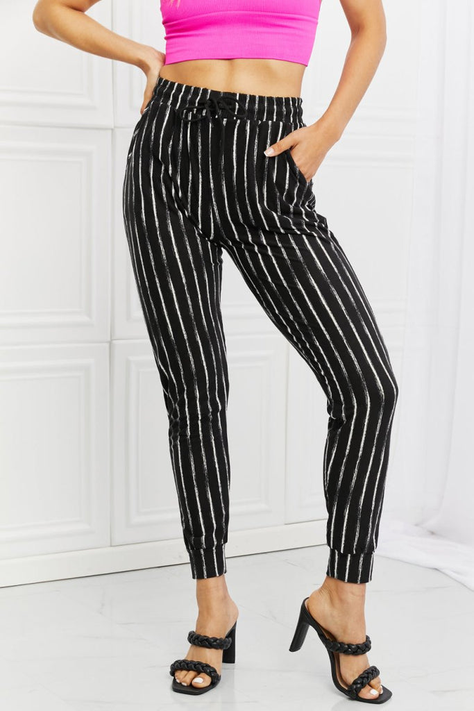 Leggings Depot Stay In Full Size Joggers - Willow & Luna