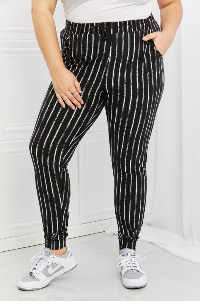 Leggings Depot Stay In Full Size Joggers - Willow & Luna