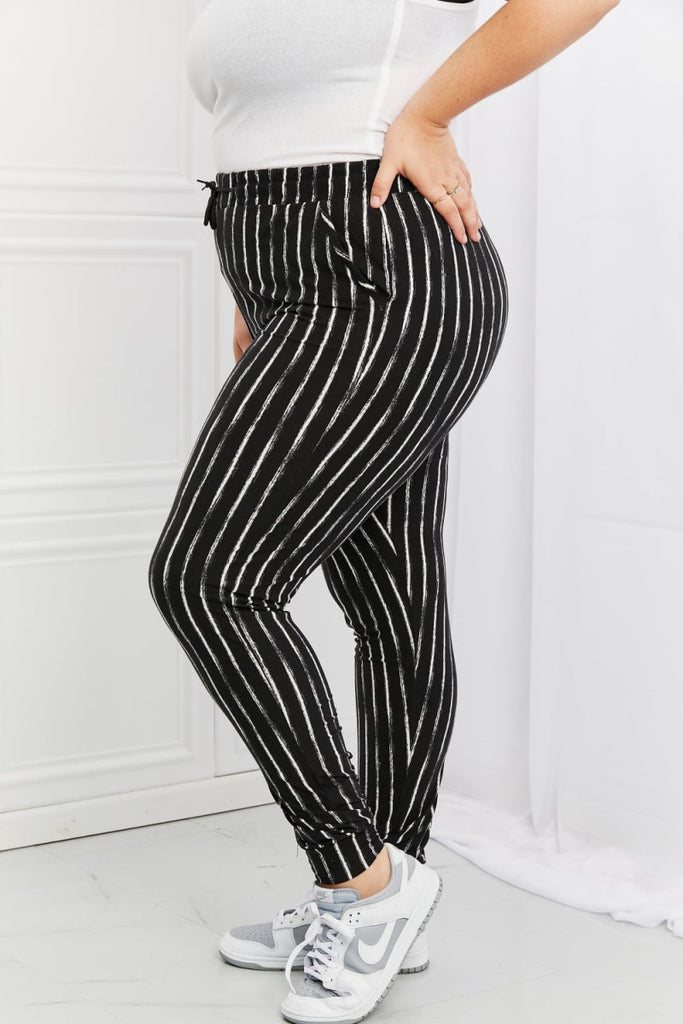 Leggings Depot Stay In Full Size Joggers - Willow & Luna