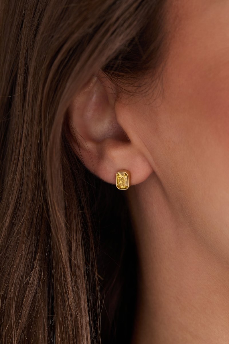 November Emerald - Cut Birthstone Stud Earrings - Willow & Luna