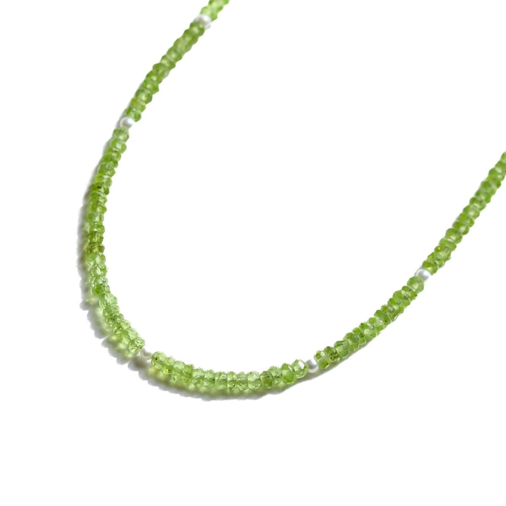 Peridot and Pearl Beaded Necklace - Willow & Luna
