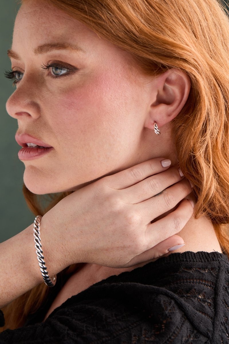 Puffy Rope Textured Huggie Hoop Earring - Willow & Luna