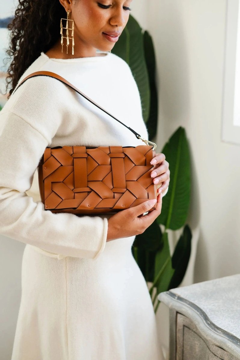 THE ZENOBIA WOVEN CLUTCH - Willow & Luna